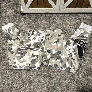 COPY - Boys adidas white and gray camouflage pants size large